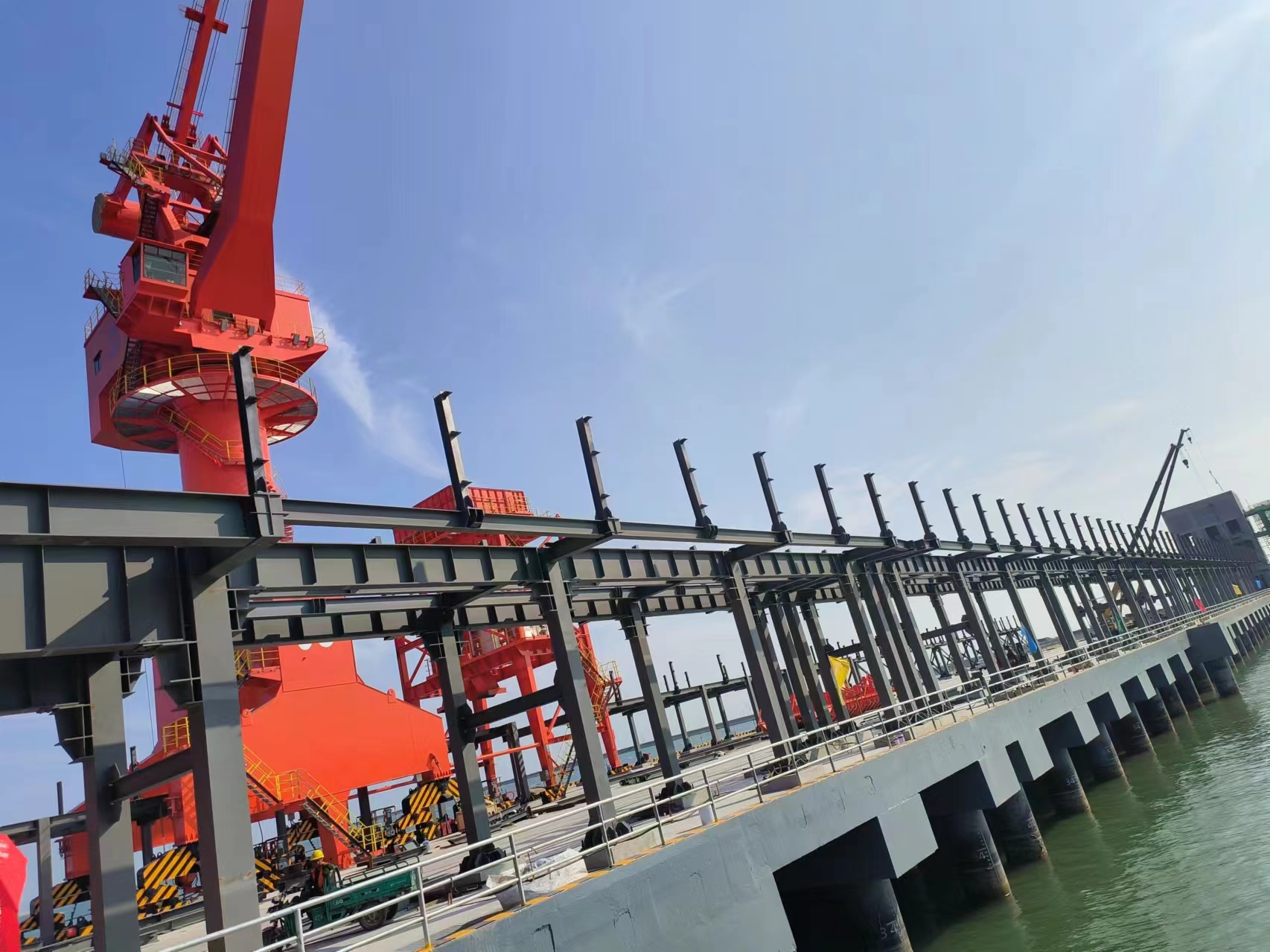 中浩建突堤管廊